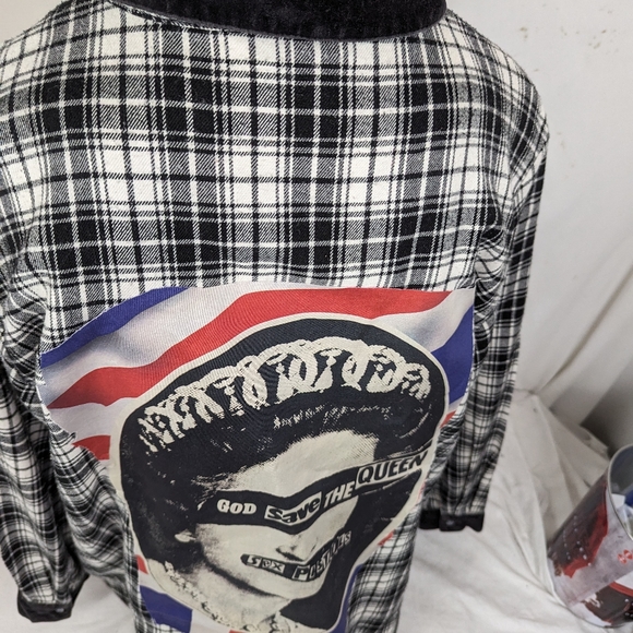 Sex Pistols God Save The Queen B&W Flannel Front Button Shirt w/Fringe - Picture 7 of 13